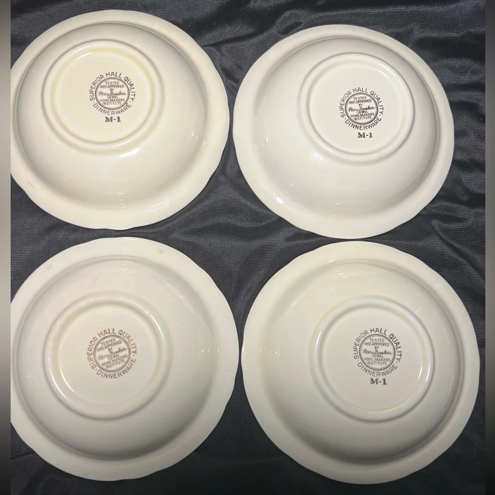 Hall Jewel Tea Autumn Leaf -Set of 4 5 1/2” fruit bowls in excellent condition.